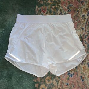 Lululemon White Shorts Size 8 Logo Glow